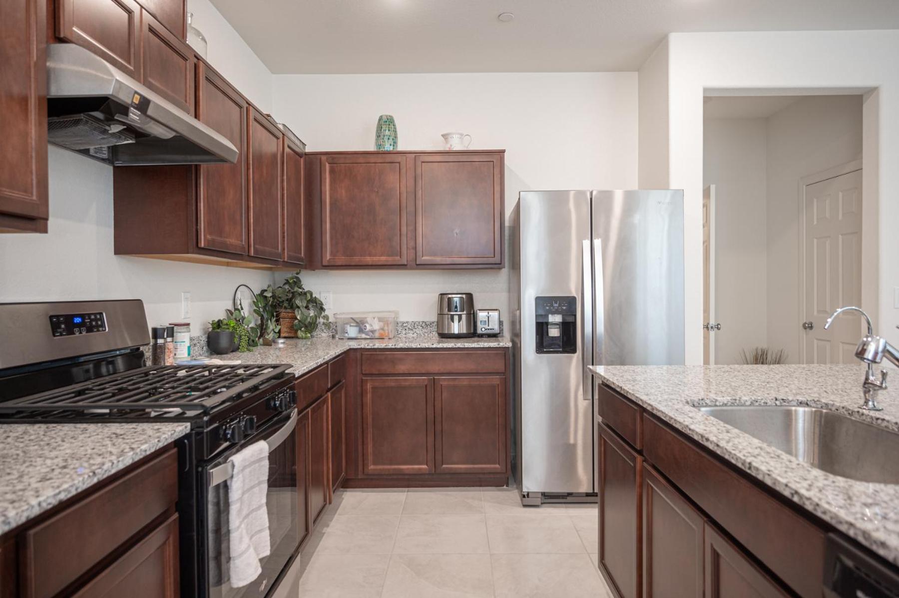 Beautiful Brand New 2 Bedroom Vegas Home! Fits 12 Or More,15-20 Minutes From Lv Strip Apartment