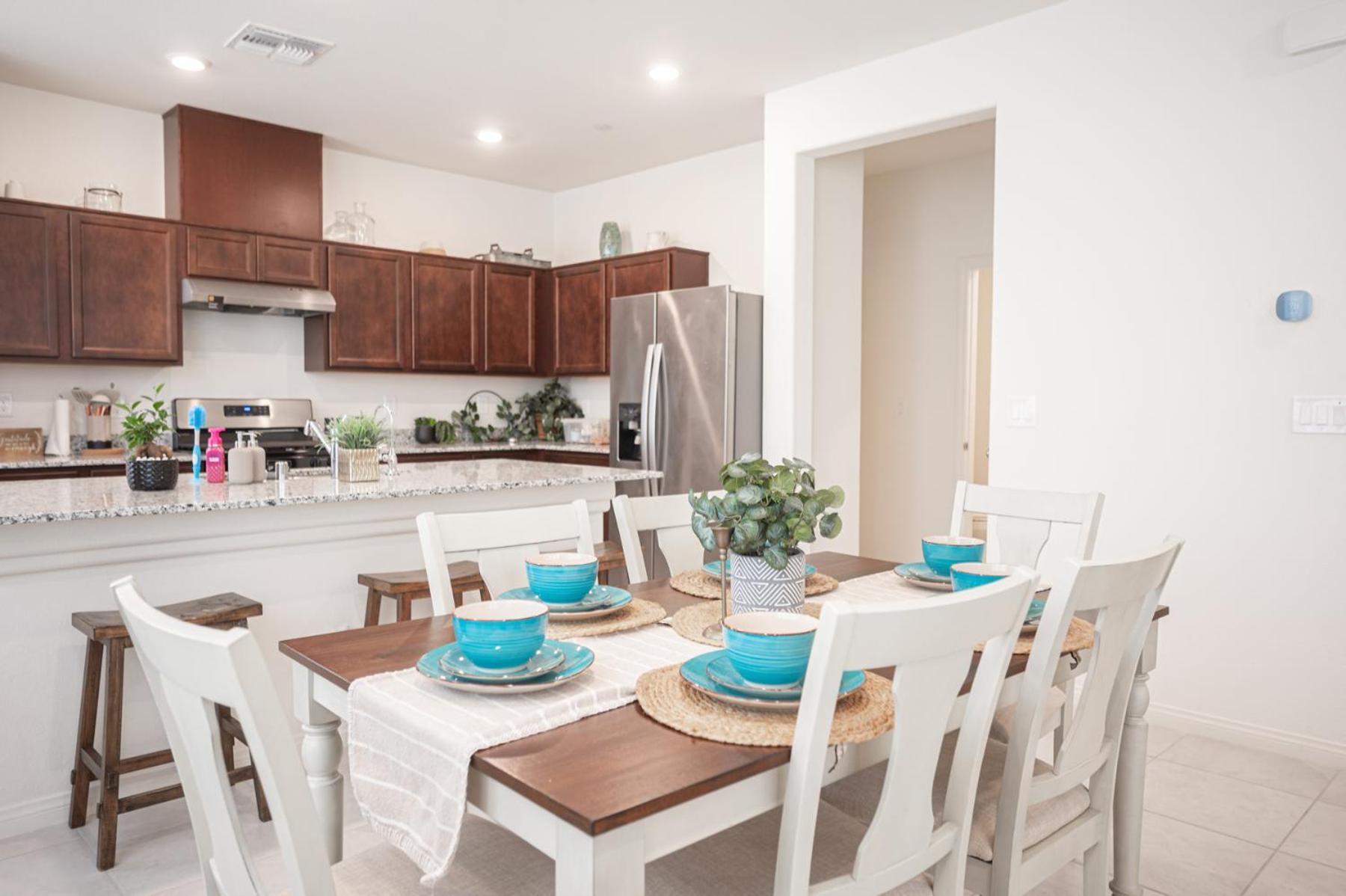 Beautiful Brand New 2 Bedroom Vegas Home! Fits 12 Or More,15-20 Minutes From Lv Strip *