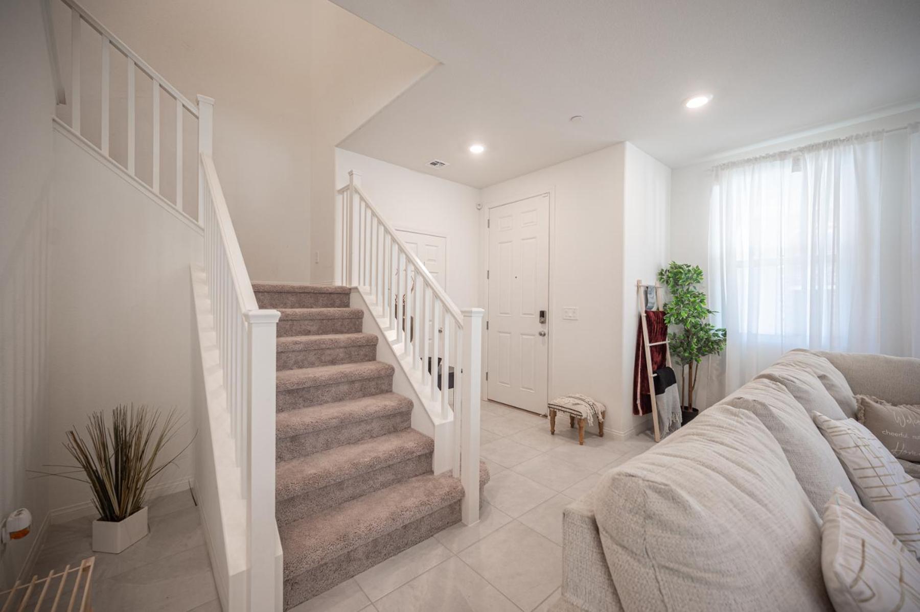 Beautiful Brand New 2 Bedroom Vegas Home! Fits 12 Or More,15-20 Minutes From Lv Strip Apartment Las Vegas