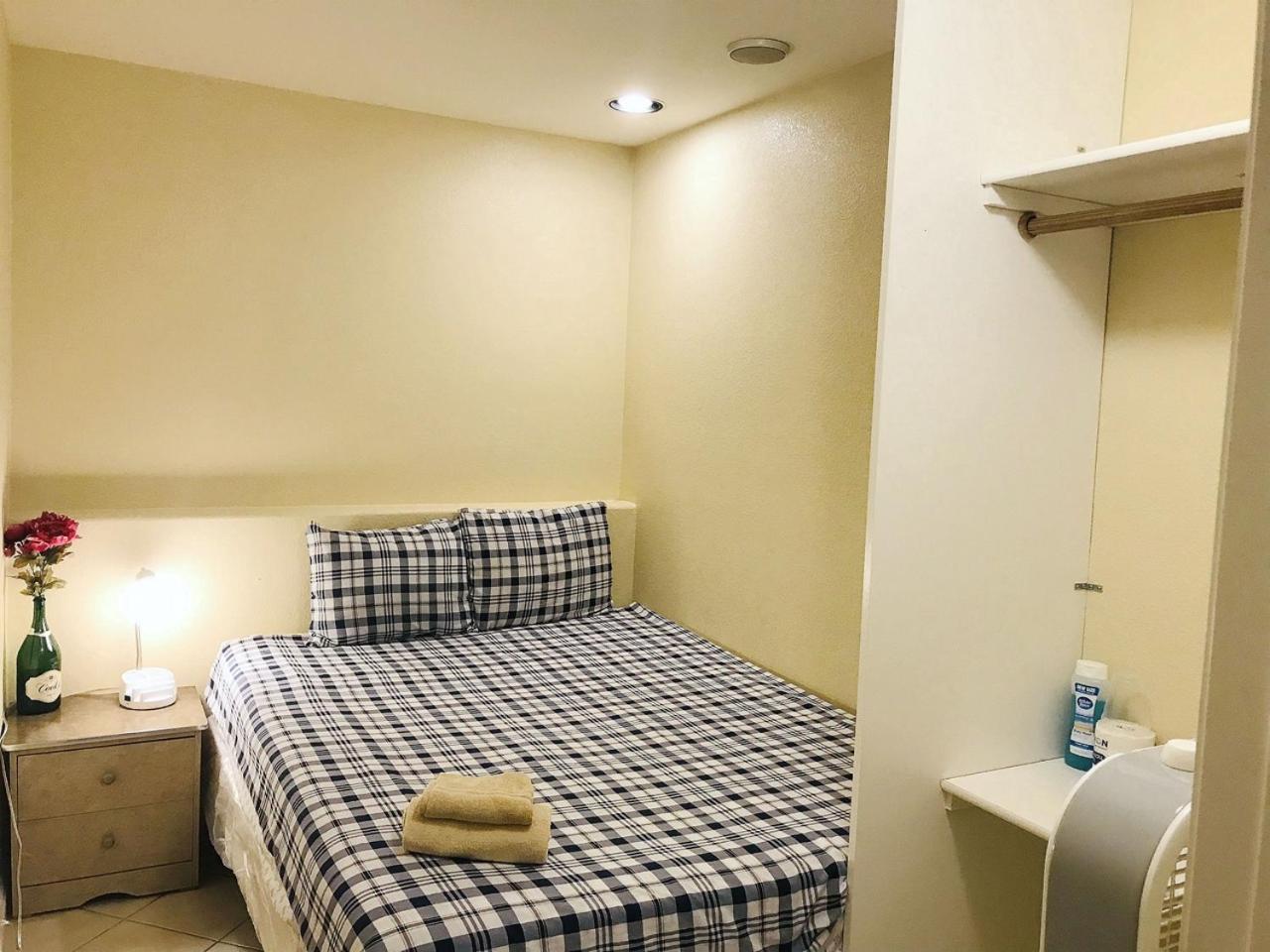 New Bedroom Queen Size Bed At Vegas For Rent-2 Homestay