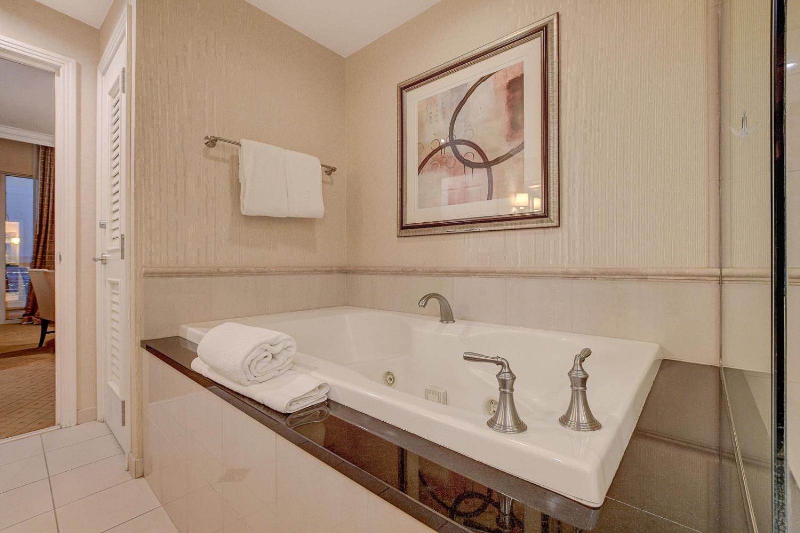 Aparthotel Incredible 1bd 2bth Mgm Signature*balcony View *