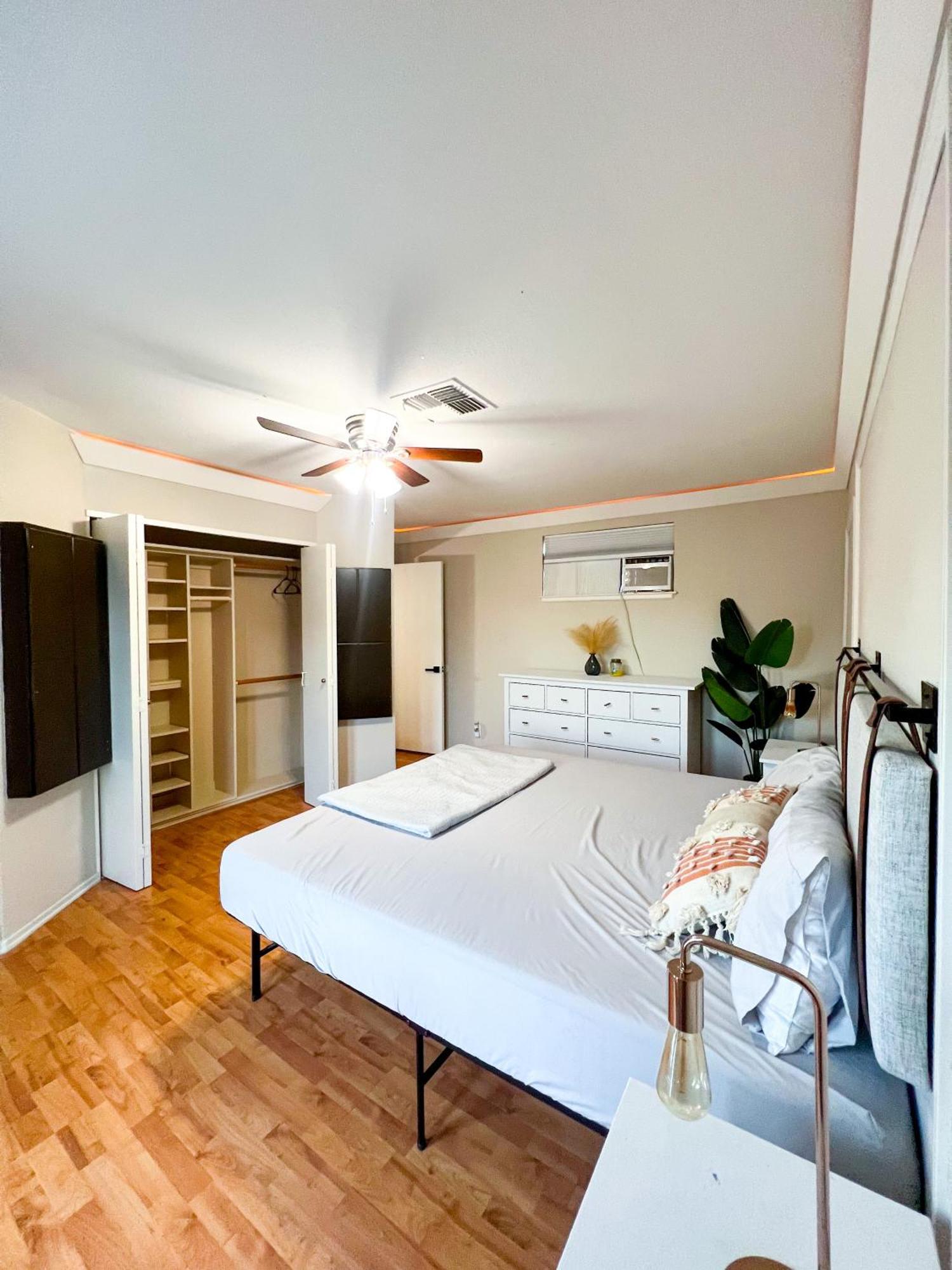 Holiday home 3br Desert Oasis: King Bd W/pool