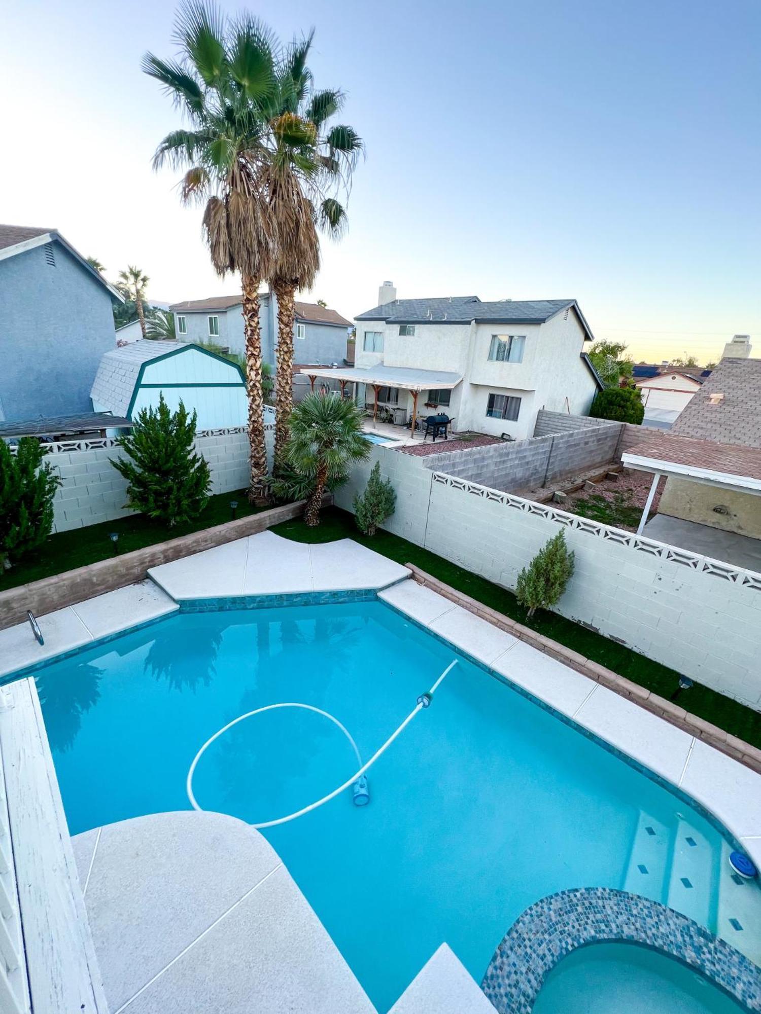 3br Desert Oasis: King Bd W/pool Las Vegas
