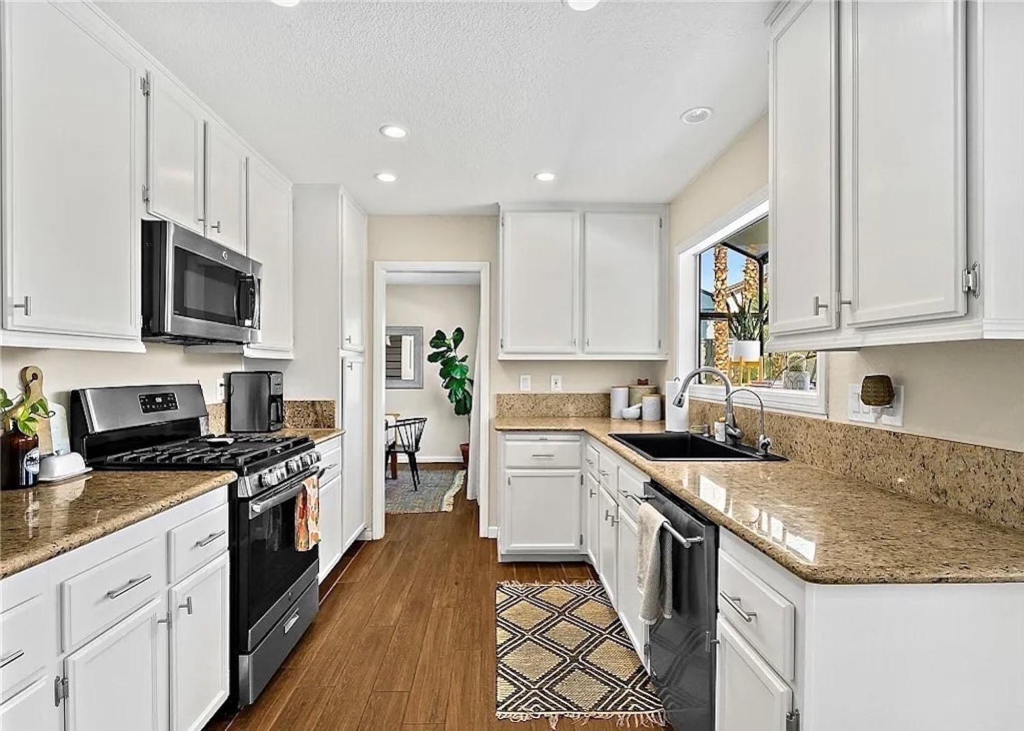 3br Desert Oasis: King Bd W/pool Holiday home Las Vegas