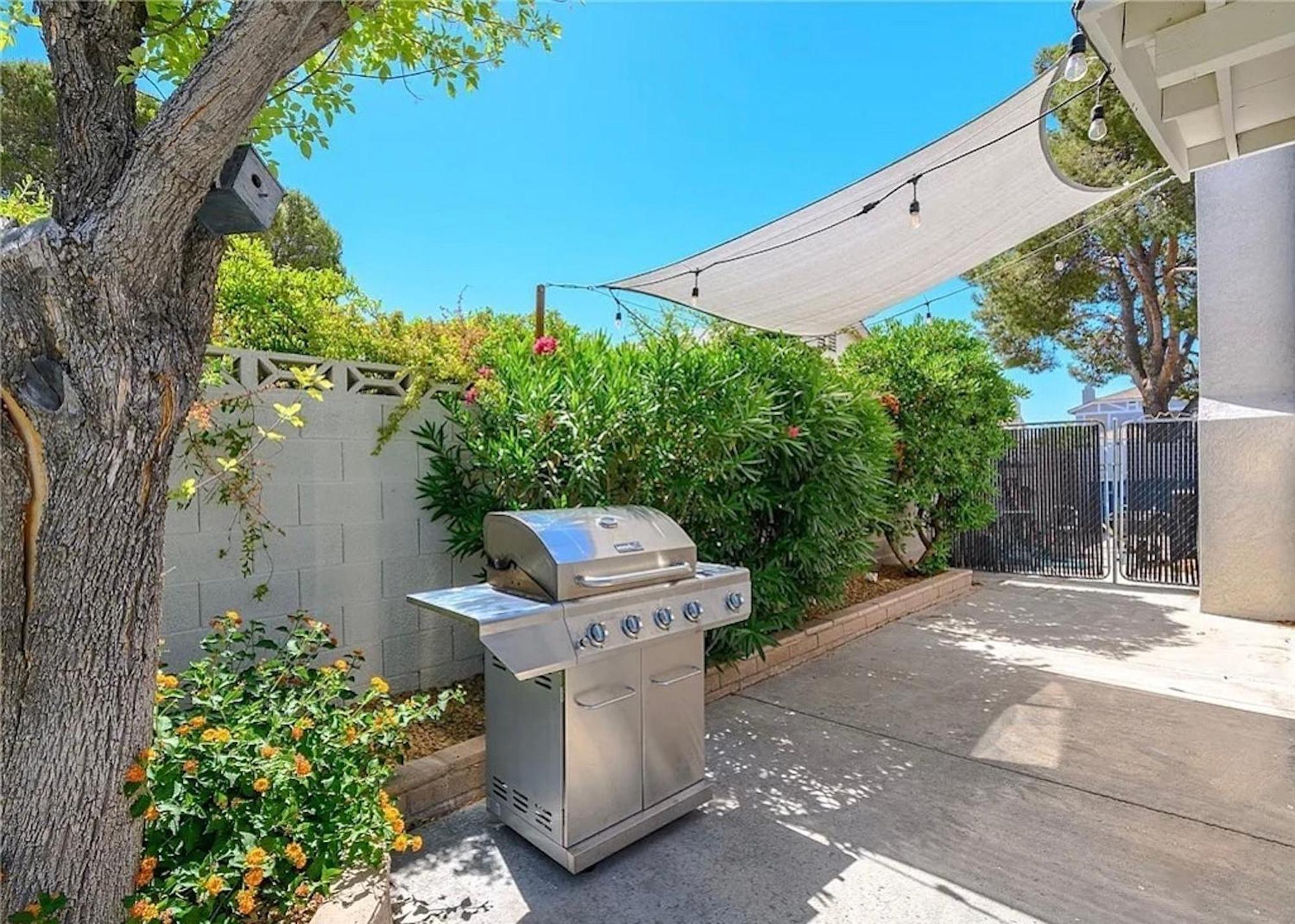 3br Desert Oasis: King Bd W/pool Las Vegas