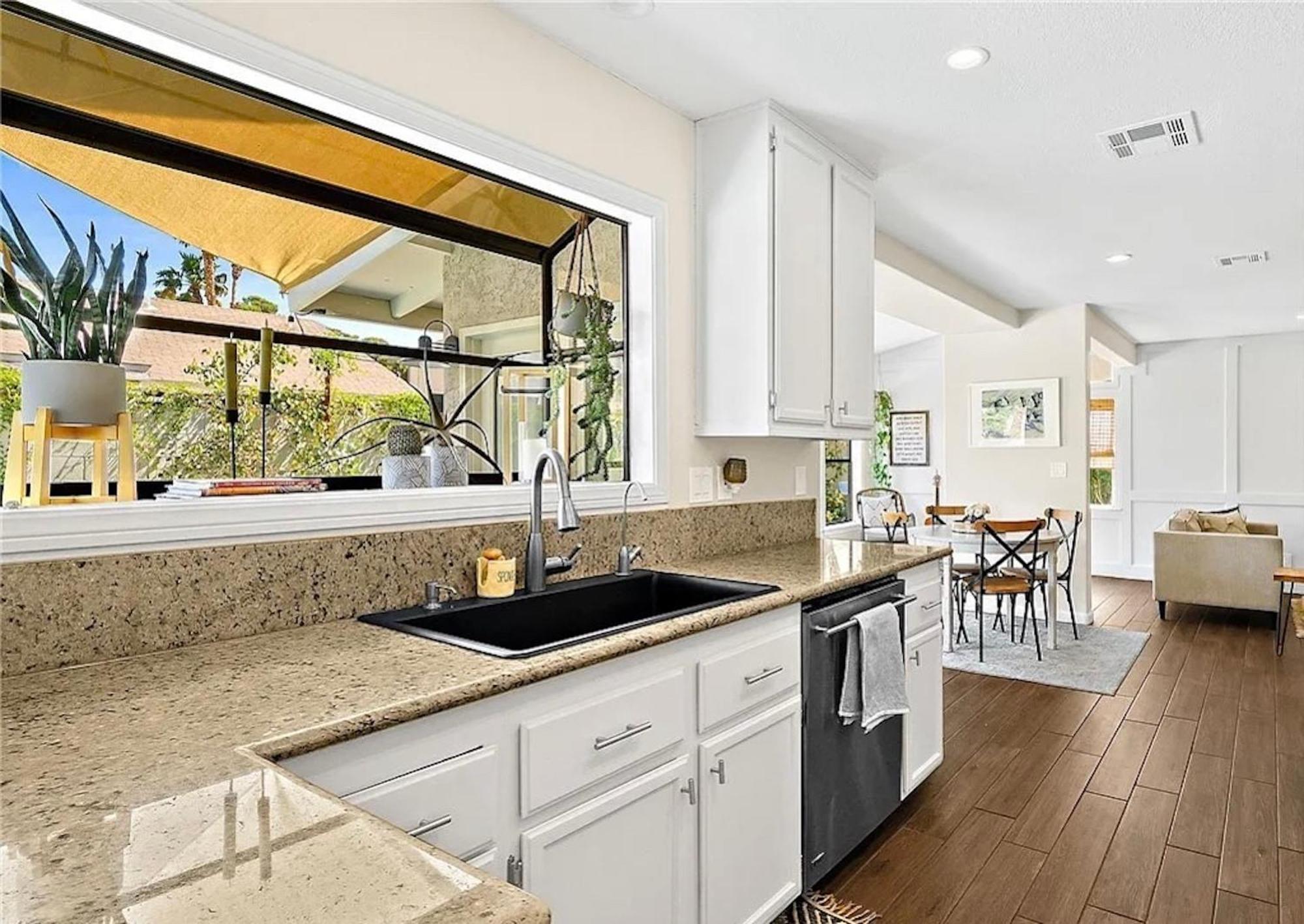 Holiday home 3br Desert Oasis: King Bd W/pool Las Vegas