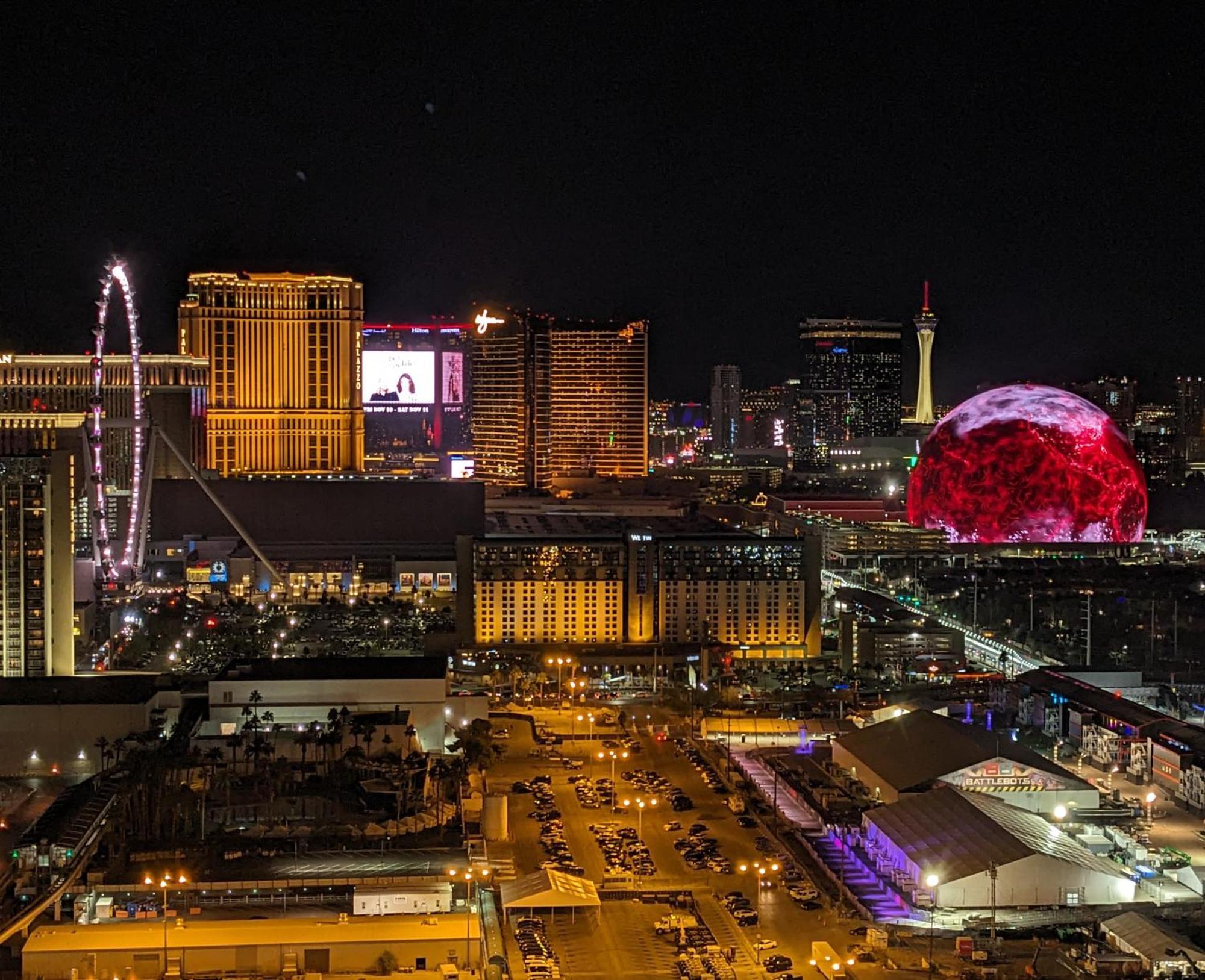 Penthouse With Strip View At The Signature At Mgm Grand Aparthotel 4*