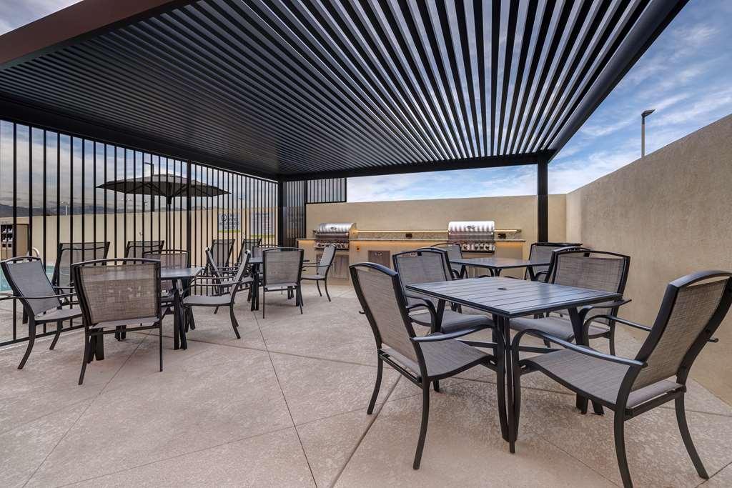 Home2 By Hilton Vegas I-215 Curve