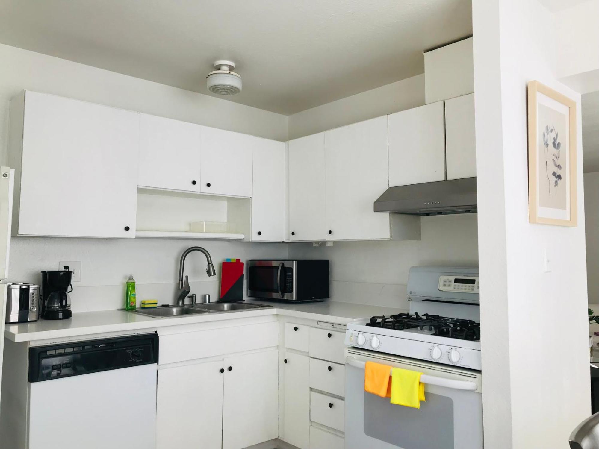 Super 1 Bedroom With Private Bathroom, Shared Kitchen -3 Las Vegas