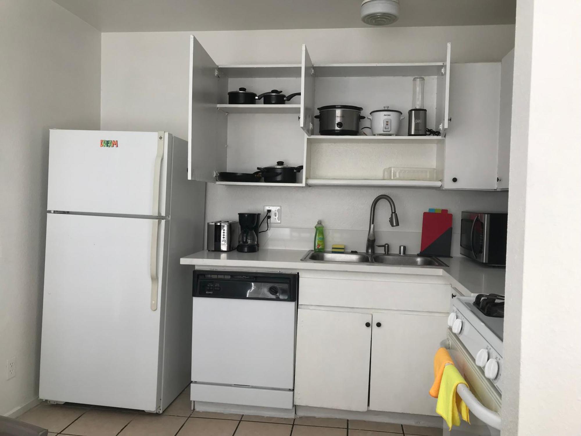 Super 1 Bedroom With Private Bathroom, Shared Kitchen -3 Homestay