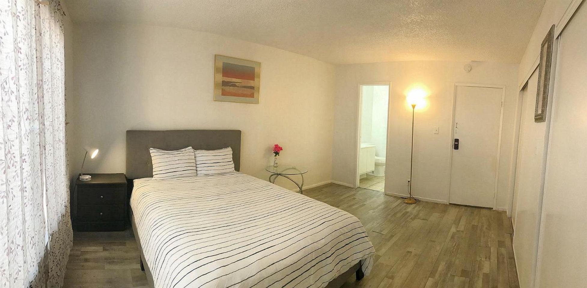 Super 1 Bedroom With Private Bathroom, Shared Kitchen -3 Homestay Las Vegas