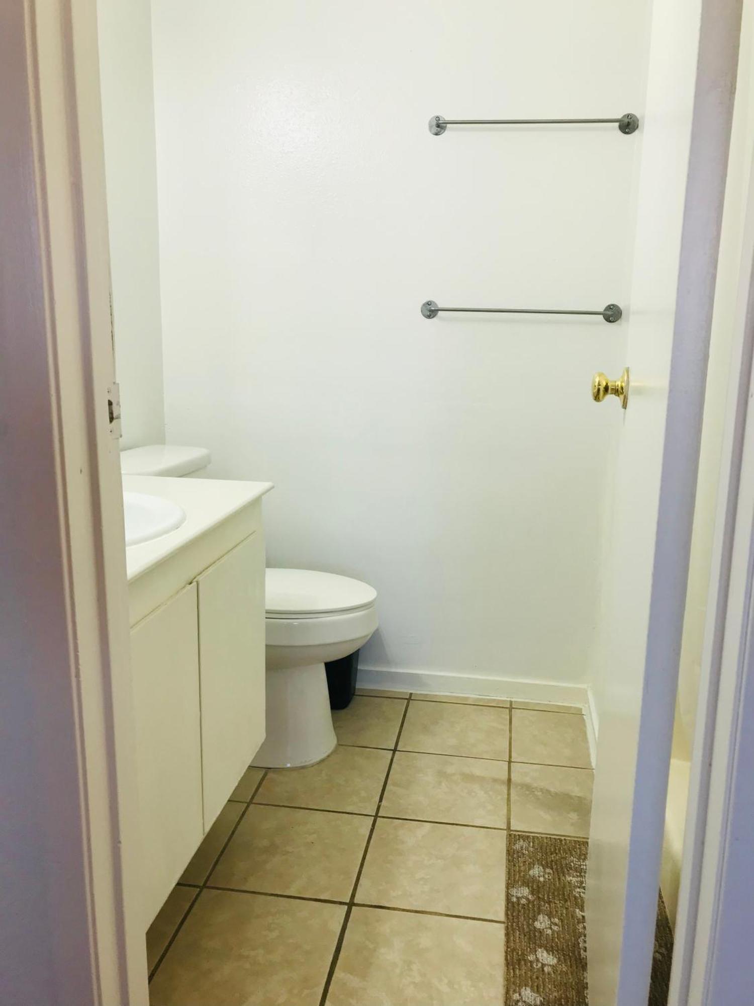 Super 1 Bedroom With Private Bathroom, Shared Kitchen -3 Las Vegas
