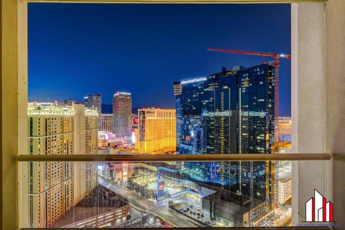 Mgm Signature-33-709 F1 Track & Strip View Balcony Vakantiehuis