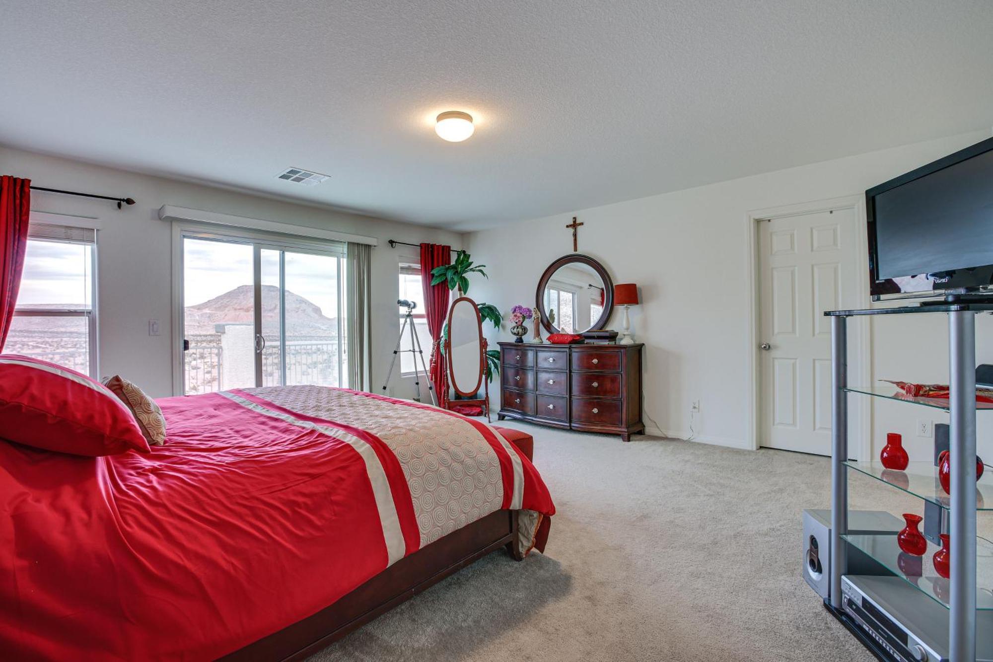 Vegas With Mtn Views 13 Mi To The Strip! Holiday home *