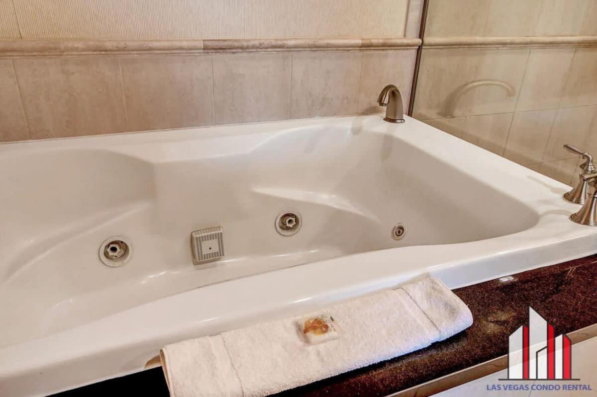 Holiday home Mgm Signature-11-604 Jacuzzi