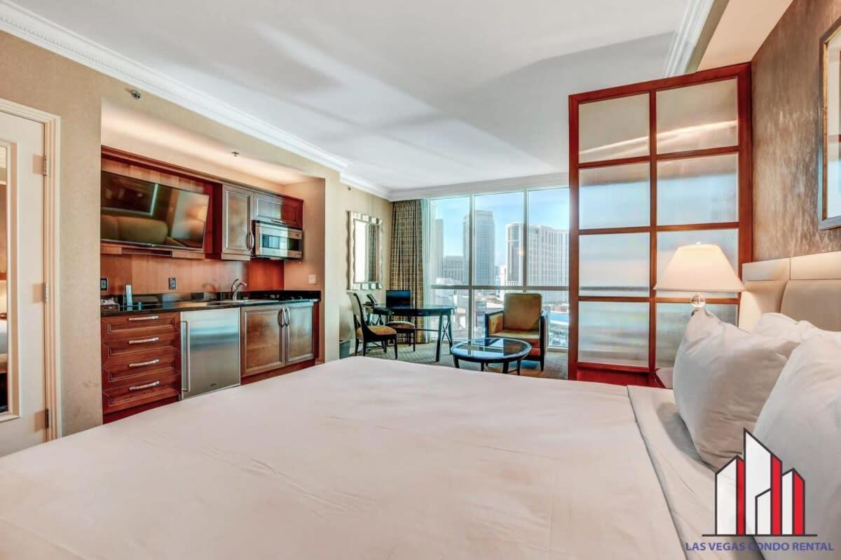 Mgm Signature-15-611 Strip View Jacuzzi Ferienhaus