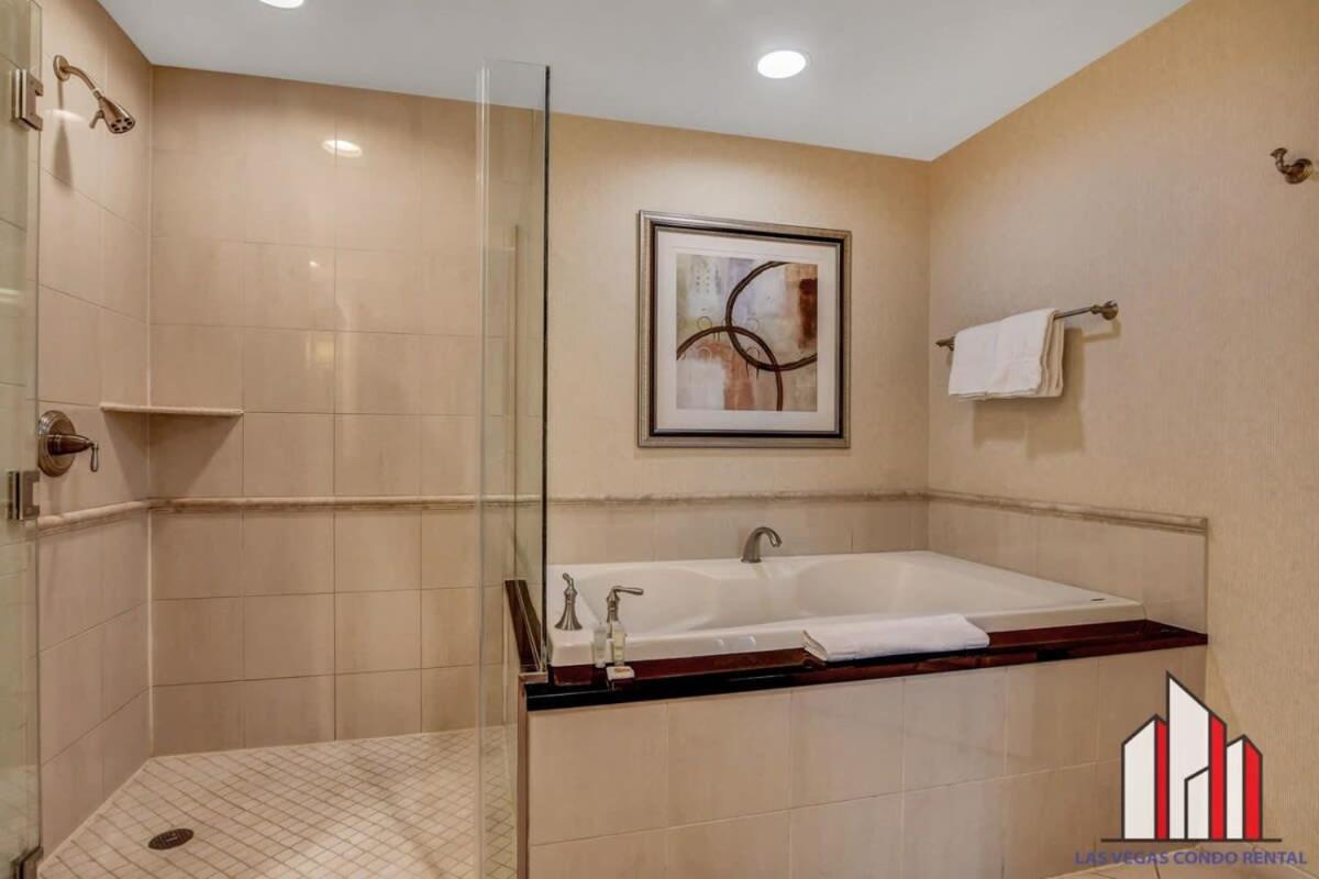 Holiday home Mgm Signature-17-703 Strip View Jacuzzi *