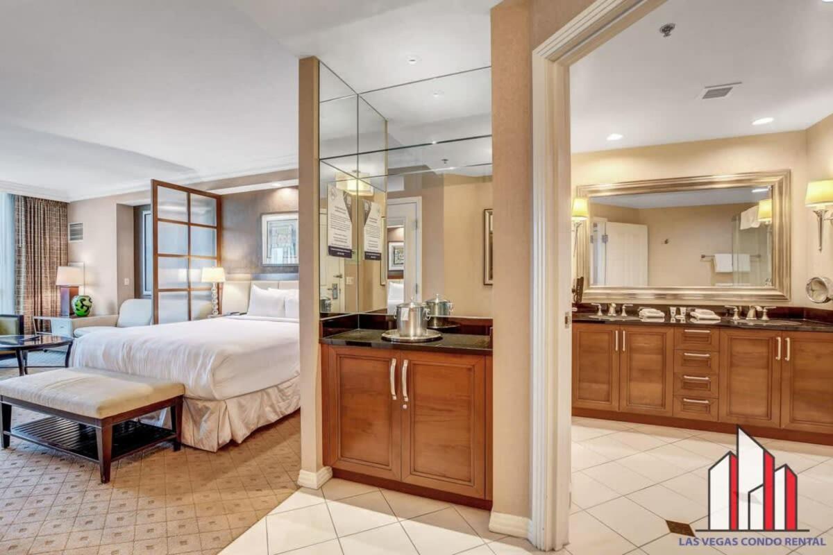 Mgm Signature-17-703 Strip View Jacuzzi Holiday home