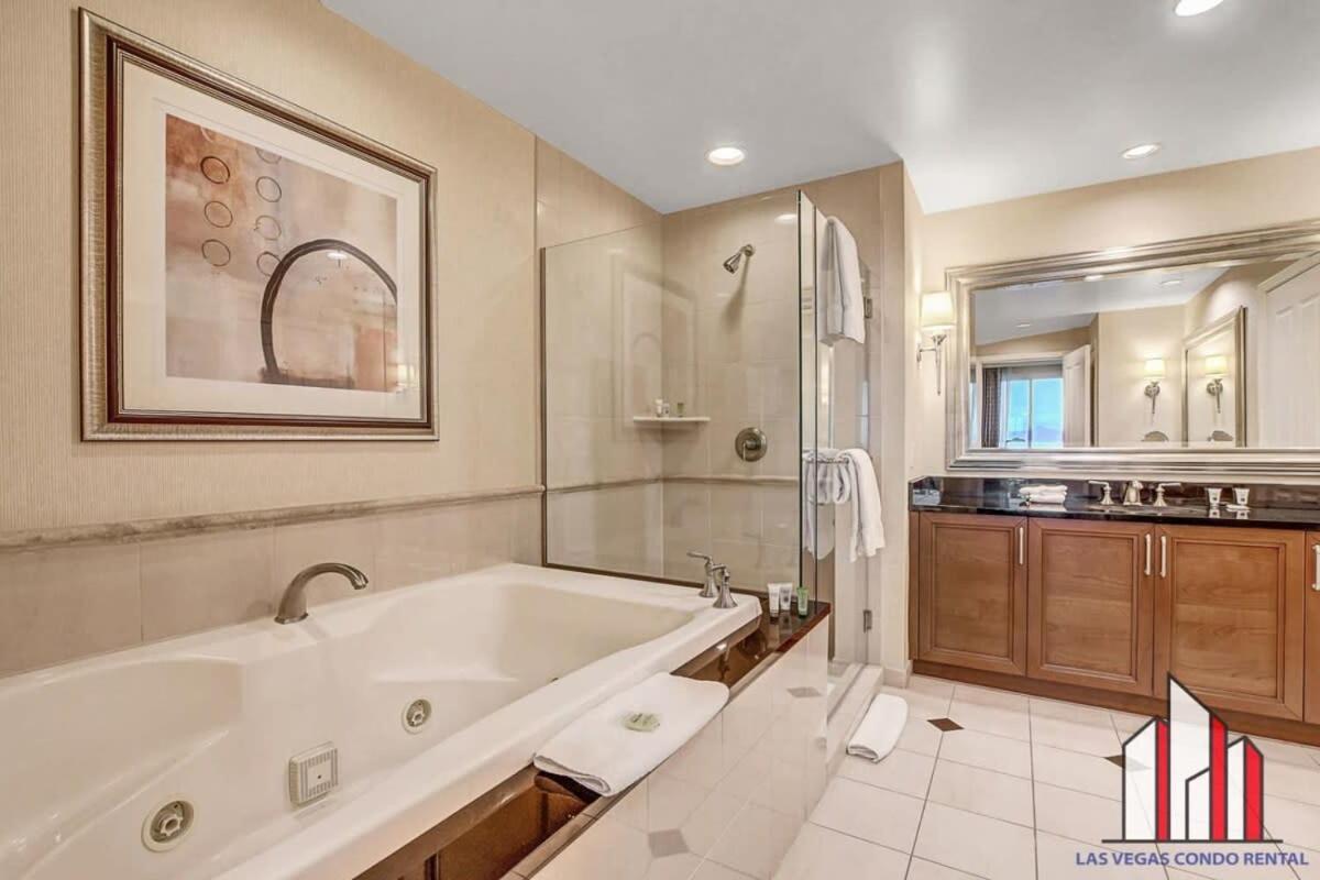Hébergement de vacances Signature 2br3ba Balcony Combo Units 28-602 And 04 *