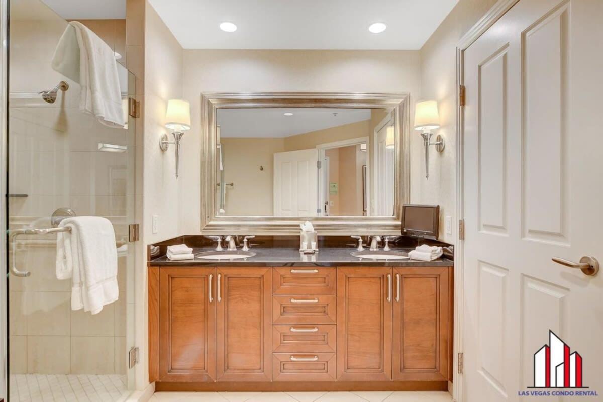 Mgm Signature-20-609 Strip View Jacuzzi *