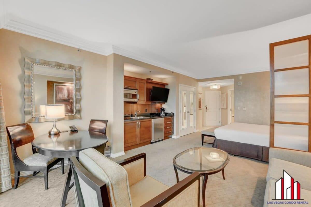 Mgm Signature-20-609 Strip View Jacuzzi *