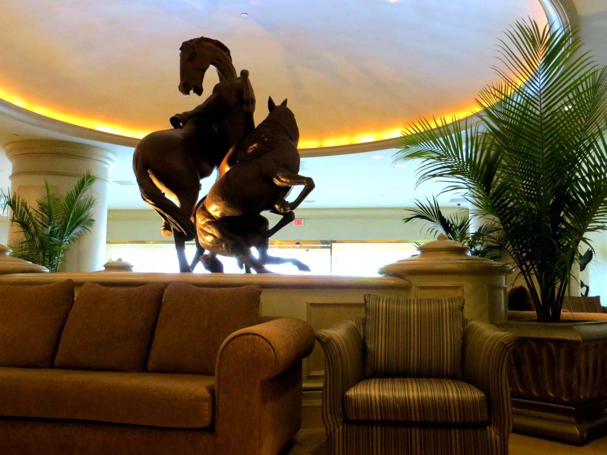 Hotel Polo Towers By Raintree