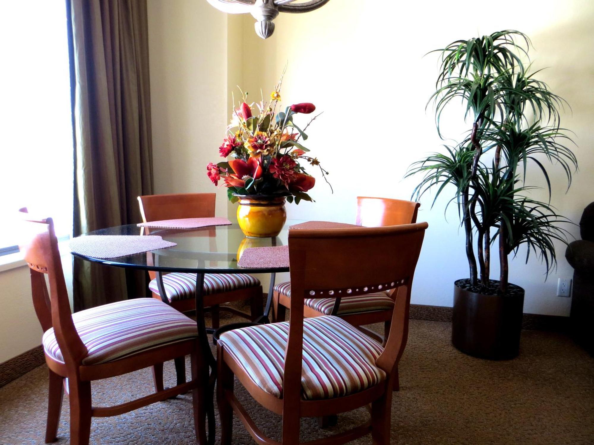 Hotel Polo Towers By Raintree 3*
