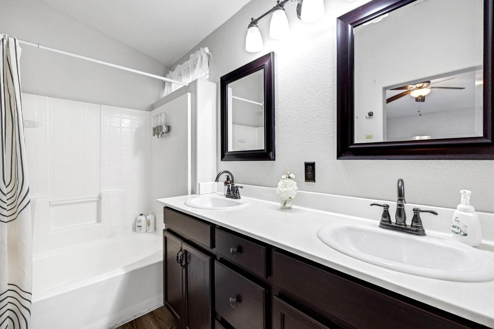 Modern In Vegas Near Strip With Pool And Jacuzzi Ferienhaus *