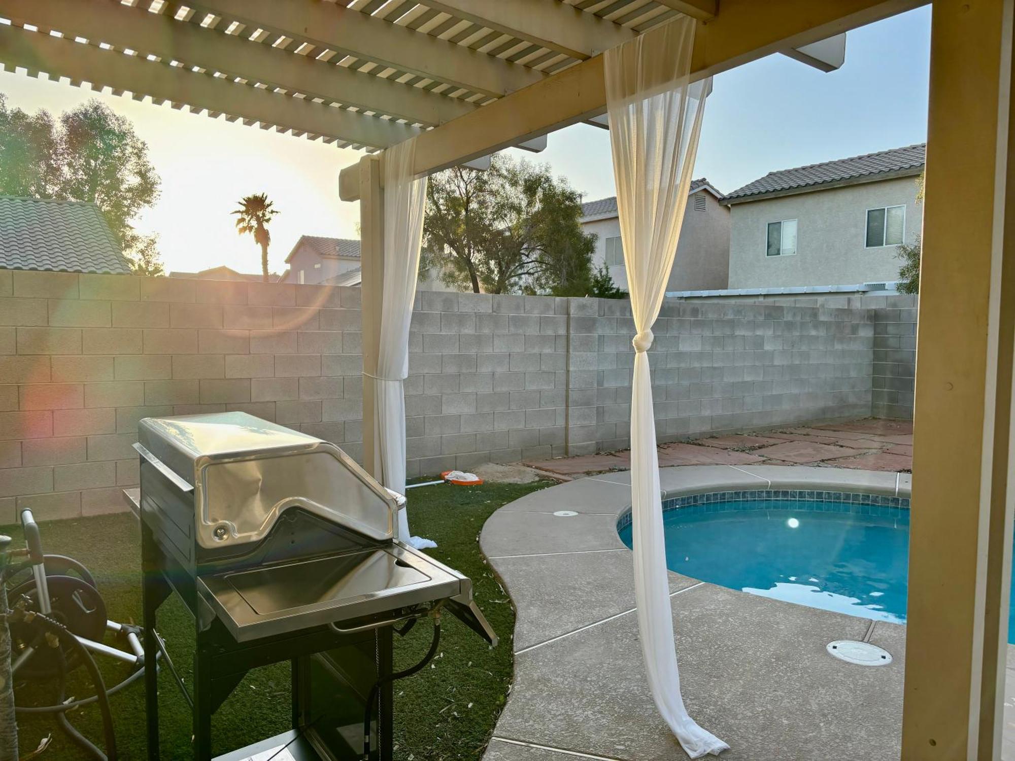 Modern In Vegas Near Strip With Pool And Jacuzzi Ferienhaus Las Vegas