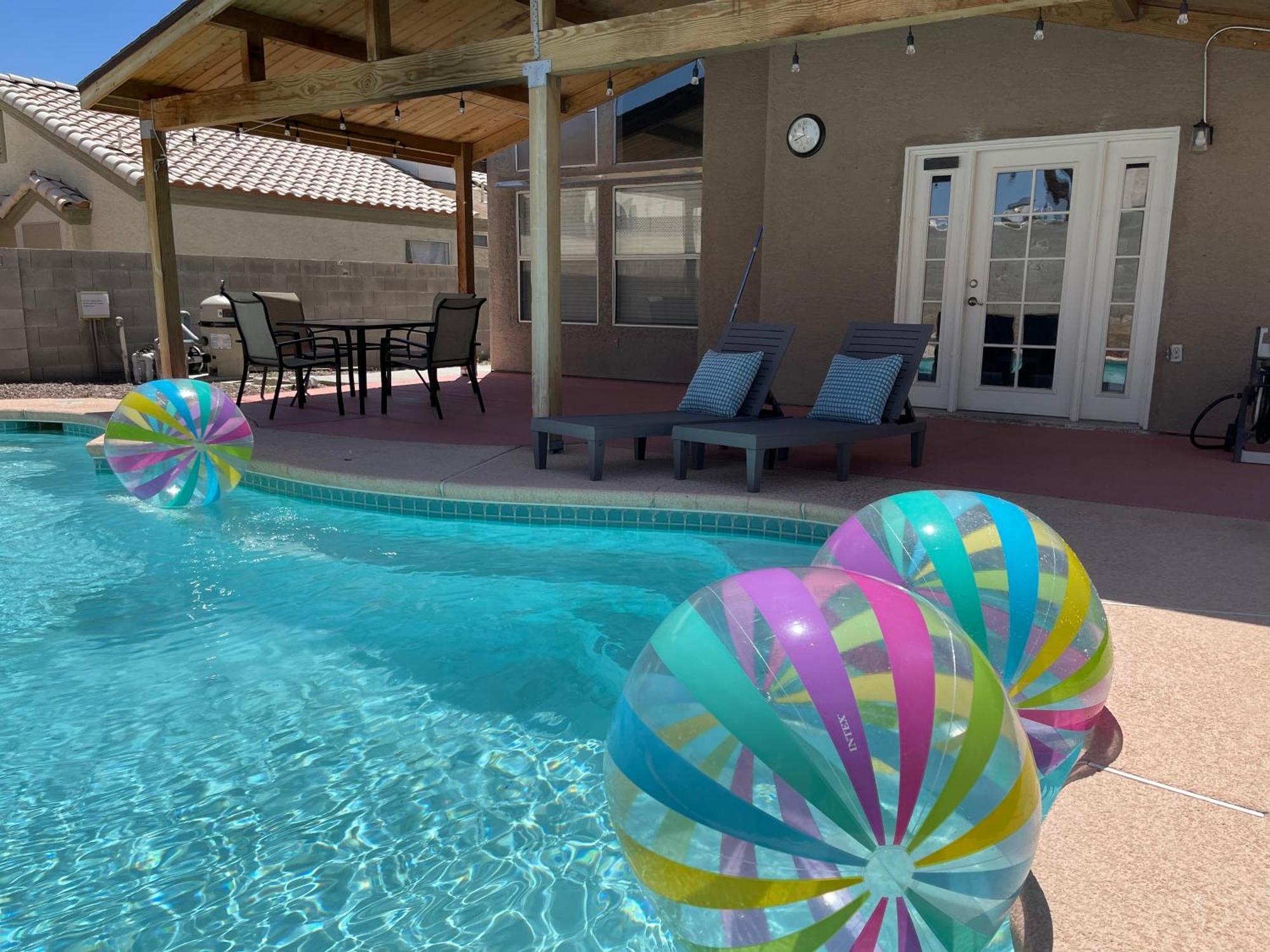 Villa Pool House Newly Remodeled 3bed 3bath Near Dt Summerlin And Red Rock *
