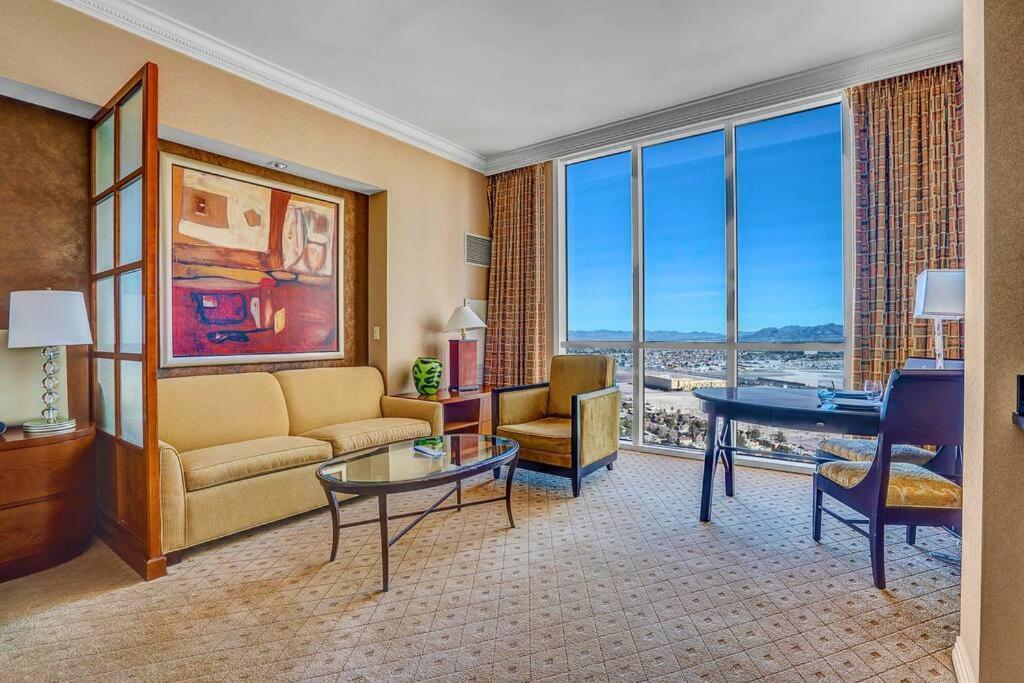 Experience Unparalleled Luxury At The Sinatra