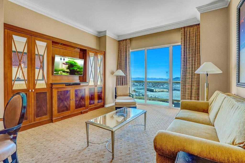Experience Unparalleled Luxury At The Sinatra Aparthotel