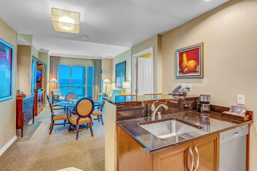 32nd Flr Penthouse @mgm Signature 1bed, No Fee Apartment