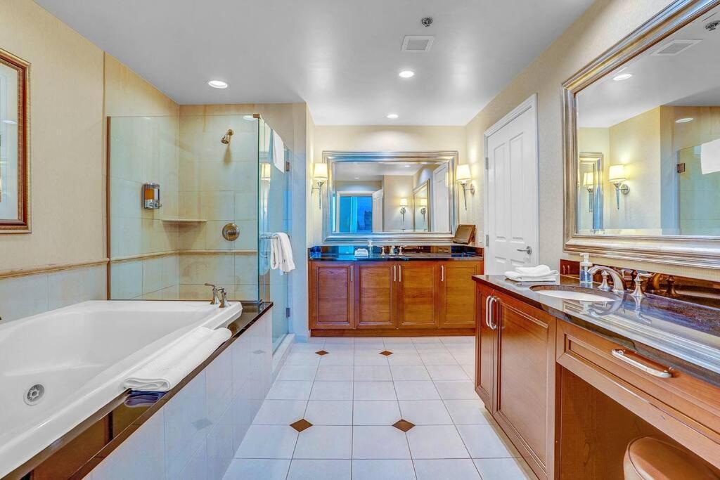 11th Flr Mgm Signature 1bed, Strip View, No Fee * Las Vegas