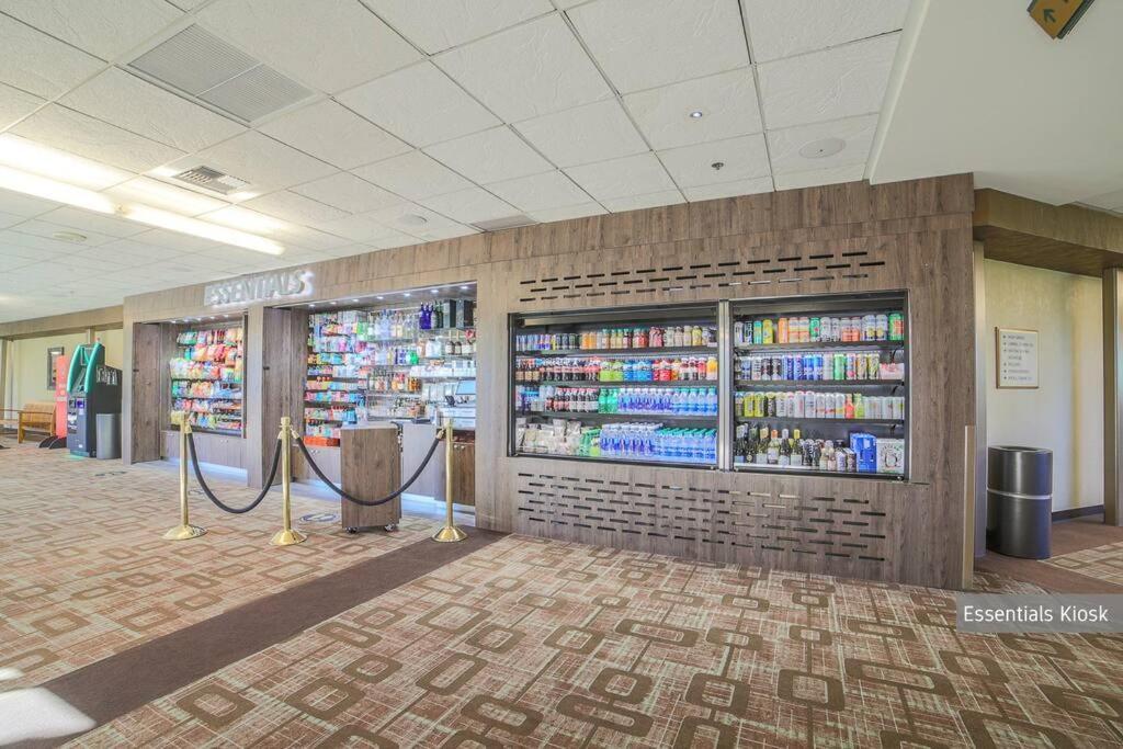 8th Flr Mgm Signature Studio, Strip View, No Fee Las Vegas
