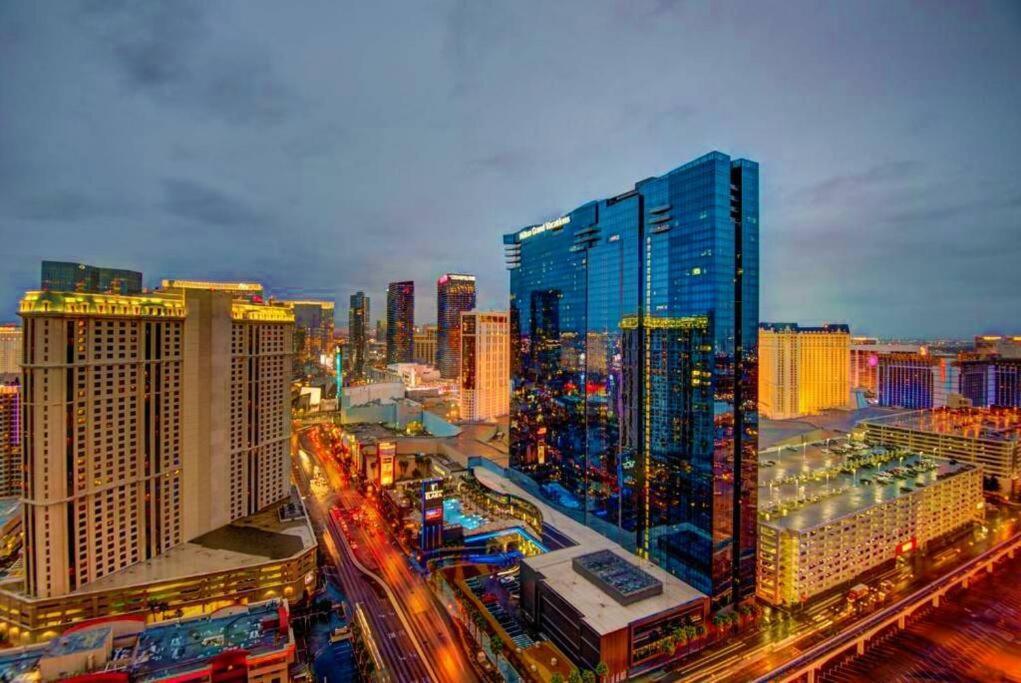 8th Flr Mgm Signature Studio, Strip View, No Fee Apartment