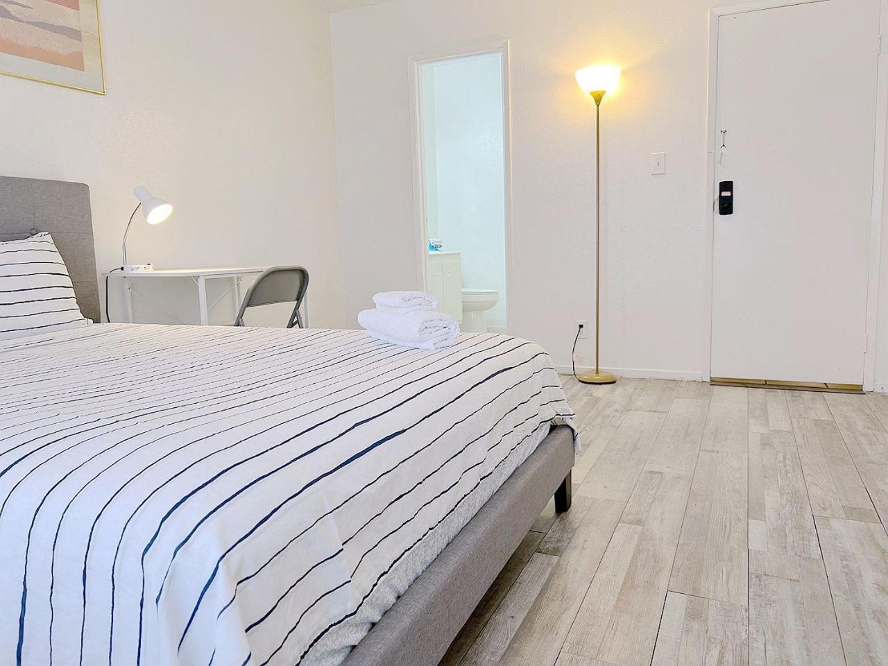 Super 1 Bedroom With Private Bathroom, Shared Kitchen -3 *