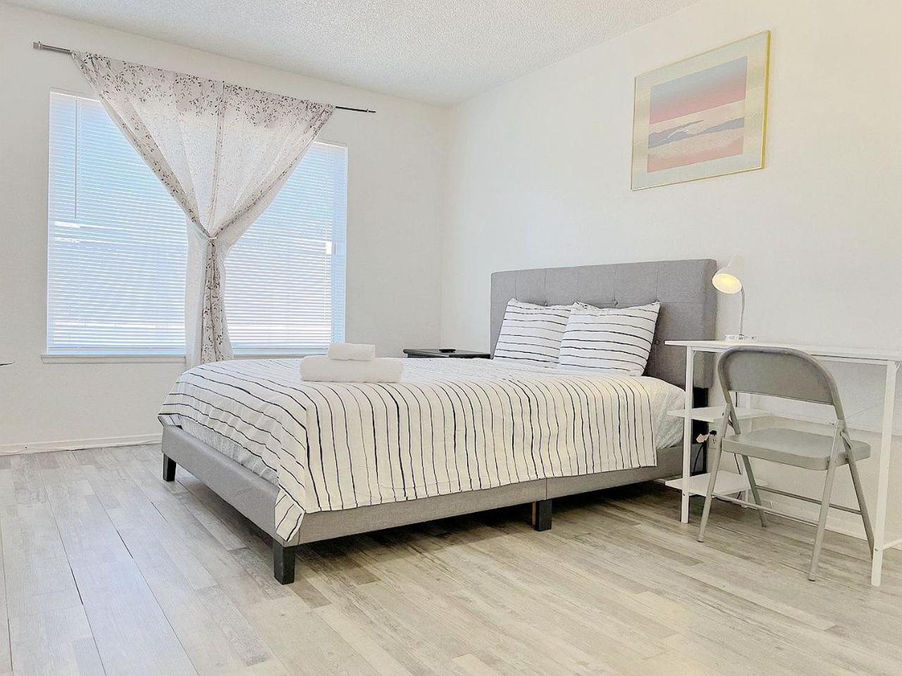 Super 1 Bedroom With Private Bathroom, Shared Kitchen -3