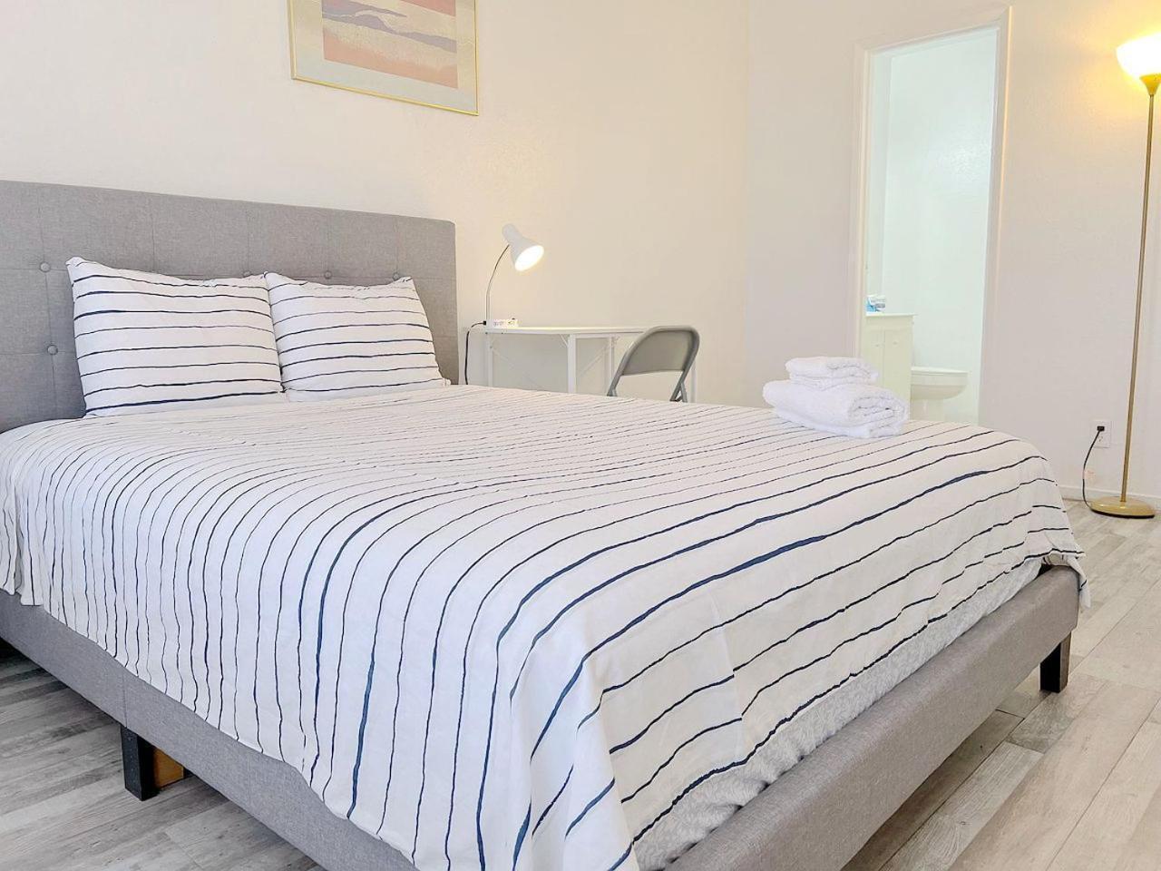 Super 1 Bedroom With Private Bathroom, Shared Kitchen -3 *