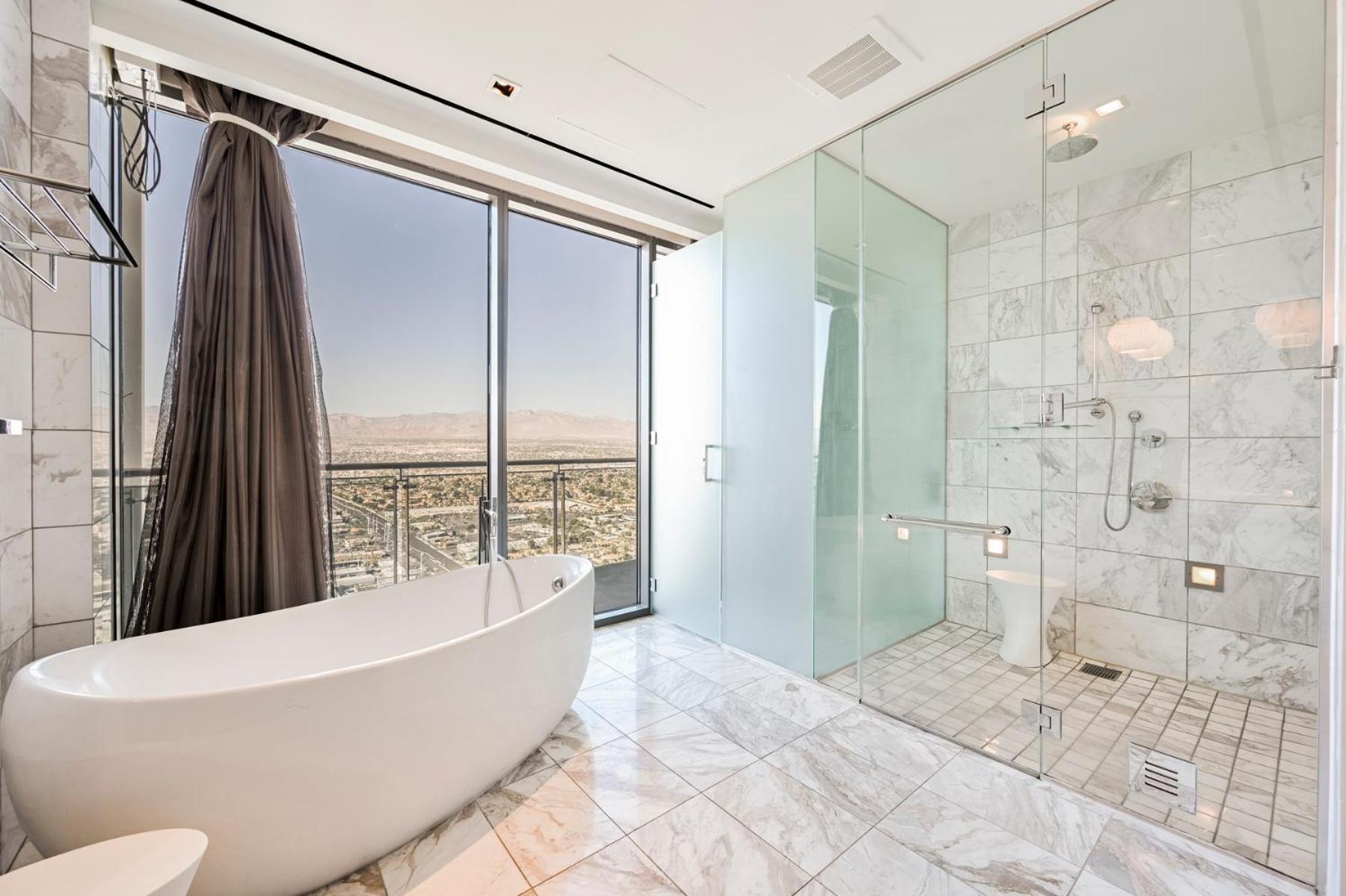 Stripviewsuites Penthouse Aparthotel *