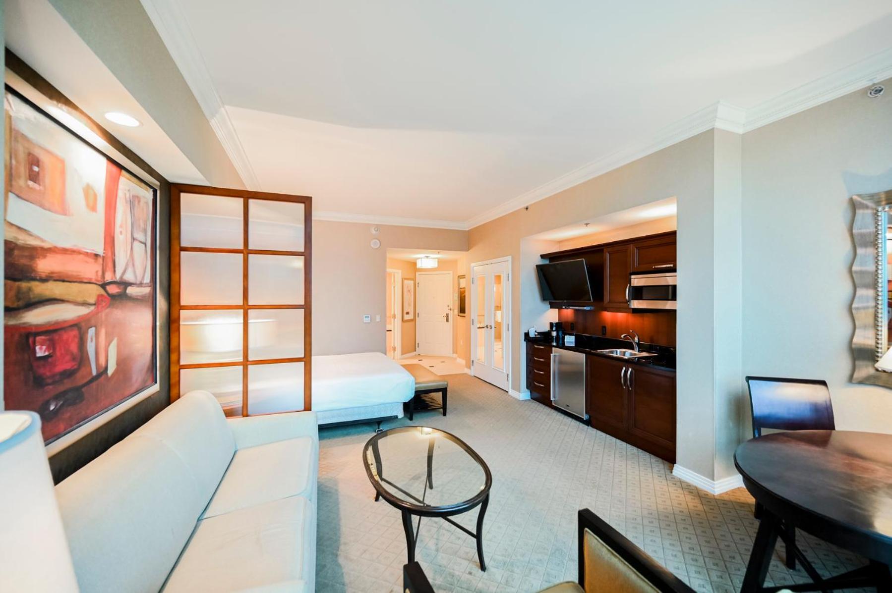 Stripviewsuites At Signature 3*