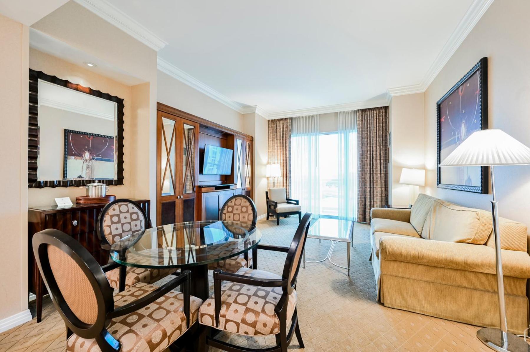 Stripviewsuites At Signature 3*