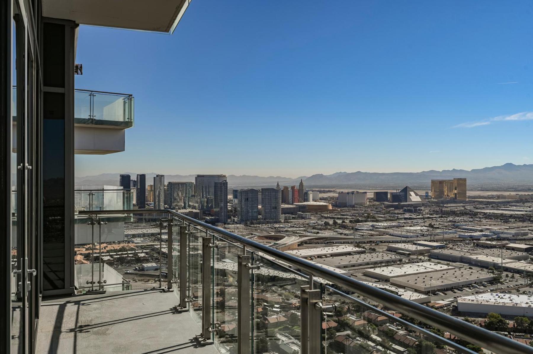 Stripviewsuites Penthouse Aparthotel