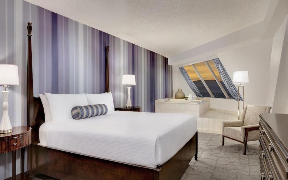 Luxor & Casino By Suiteness Hotel 4*