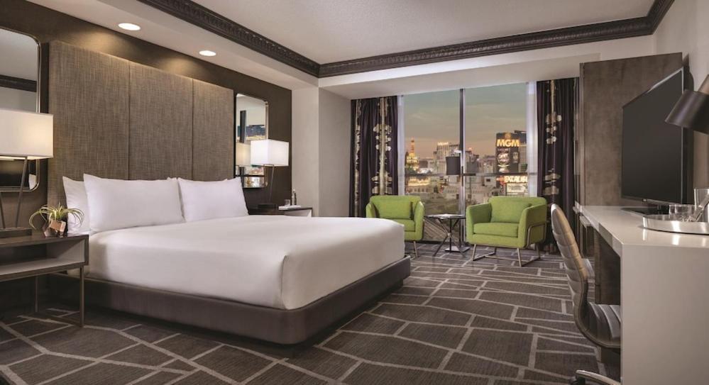 Hotel Luxor & Casino By Suiteness