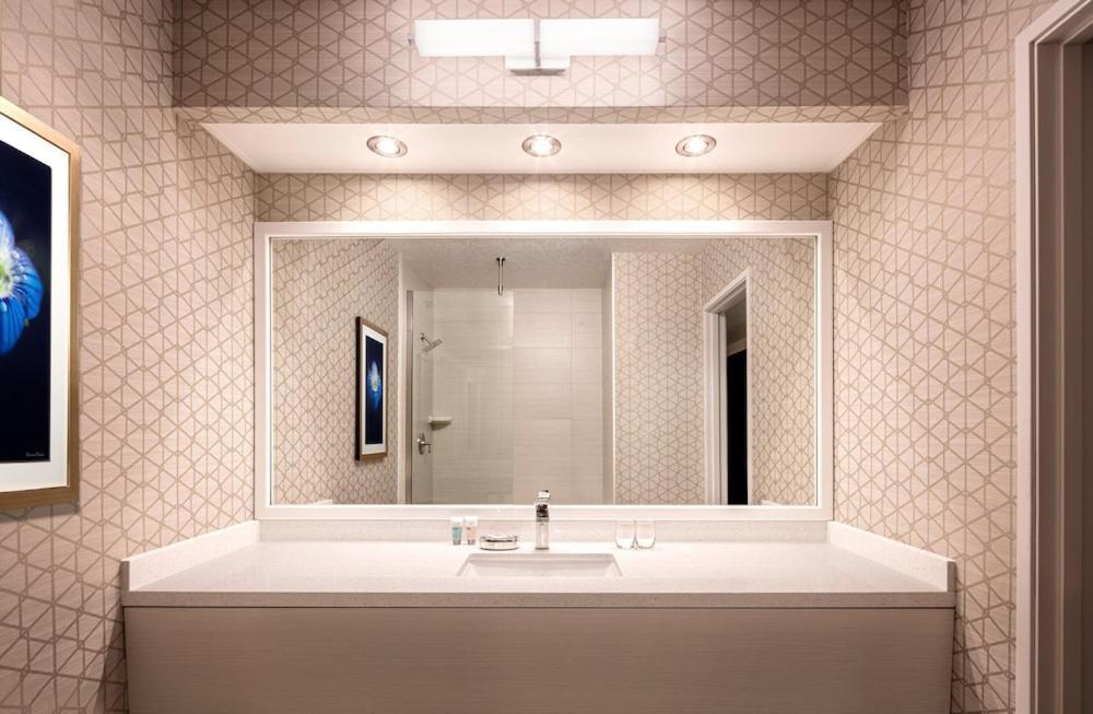 Luxor & Casino By Suiteness Hotel