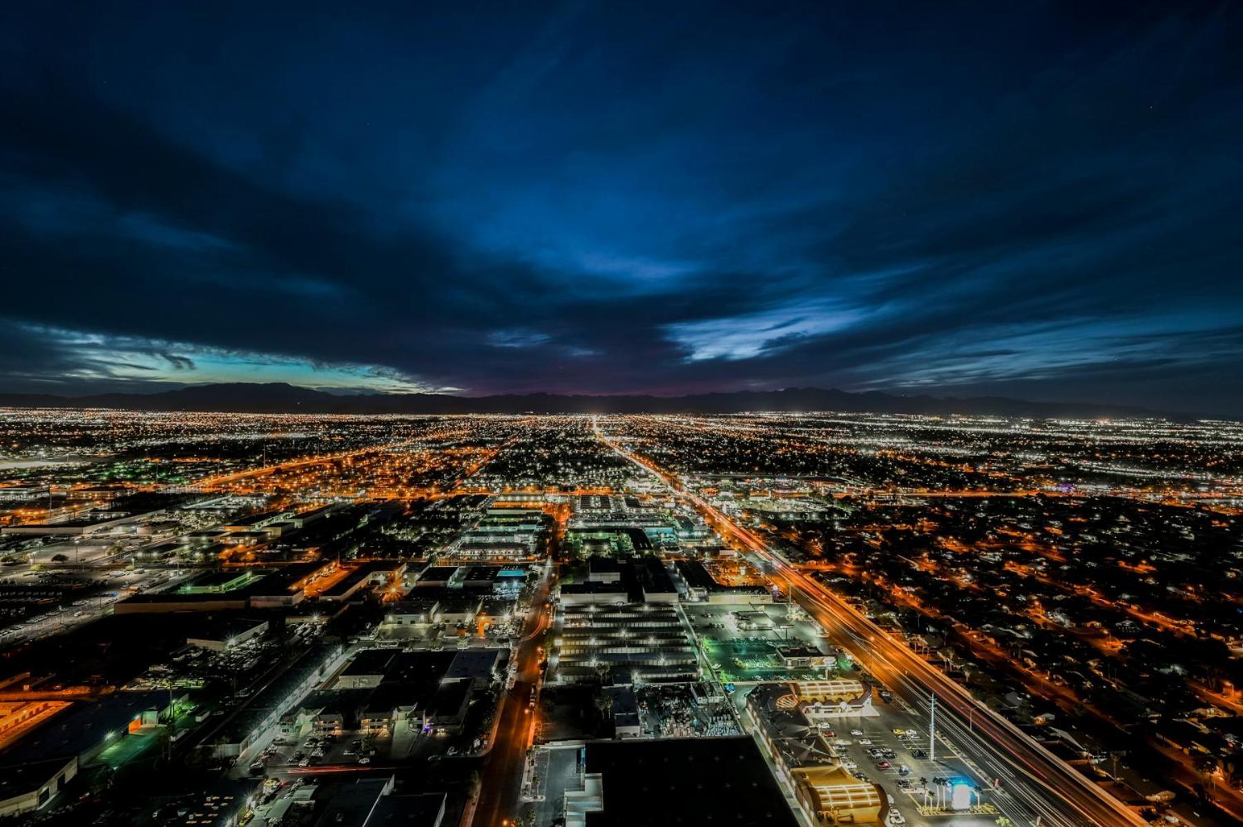 Stripviewsuites Ultimate Luxury Penthouses Full Strip View & Balcony