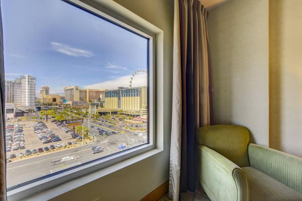 Aparthotel Ultimate Vegas Getaway One Bedroom With Balcony, Kitchen, Gym, Pool & Free Parking *
