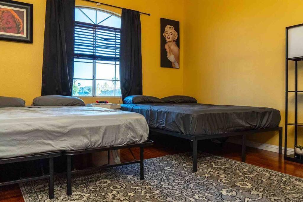 Spacious Classic Vegas 15 Mins From Strip Holiday home *