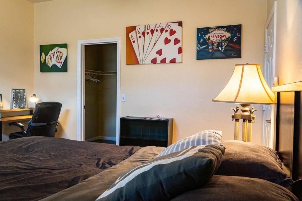Spacious Classic Vegas 15 Mins From Strip Las Vegas